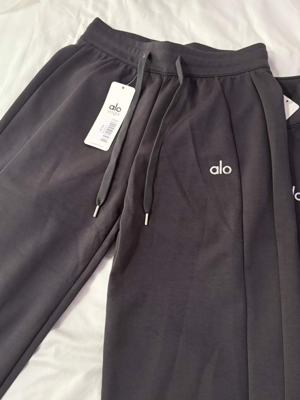 ALO Yoga Black Hooded Zip Pullover with Coordinating Joggers - Picture 3 of 4